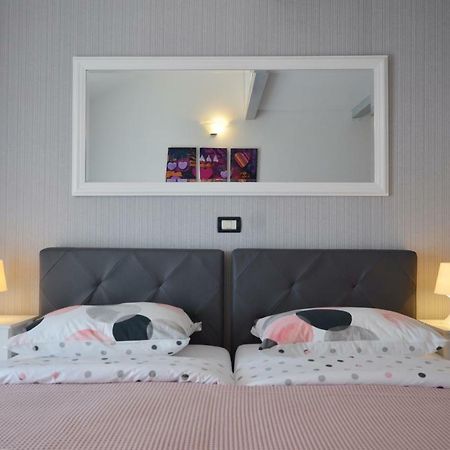 Guesthouse Mila Rovigno Esterno foto