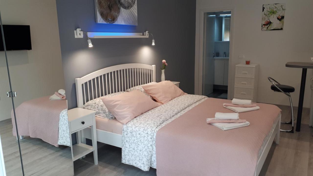 Guesthouse Mila Rovigno Esterno foto