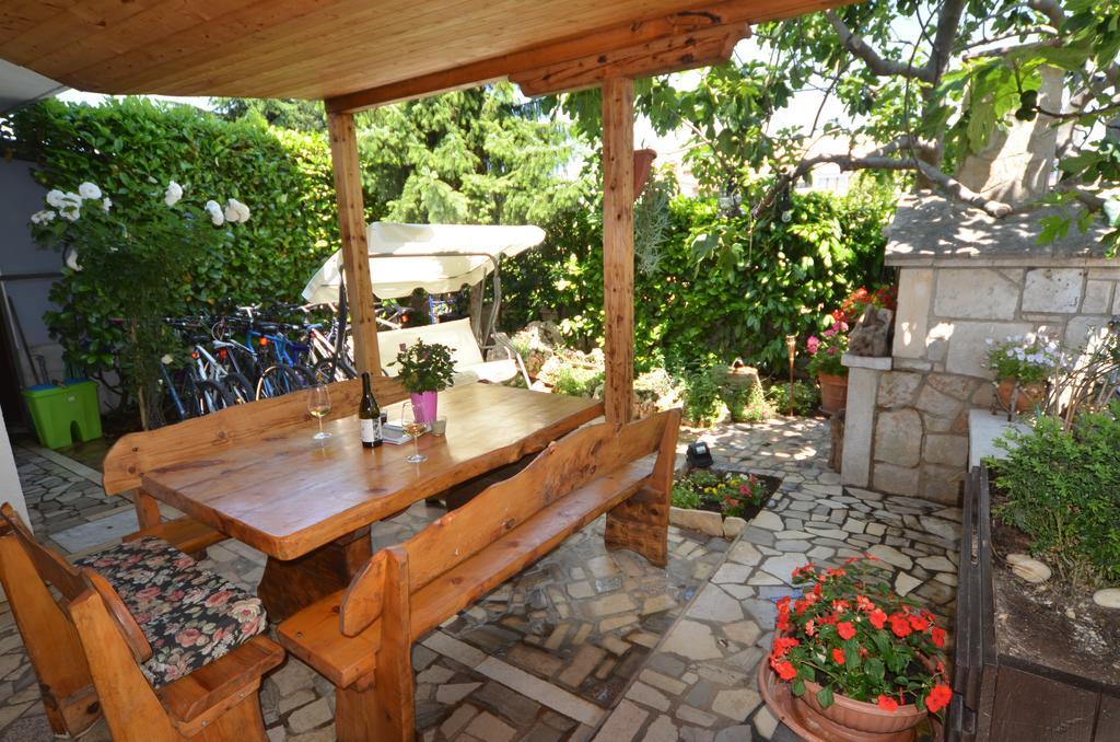 Guesthouse Mila Rovigno Camera foto