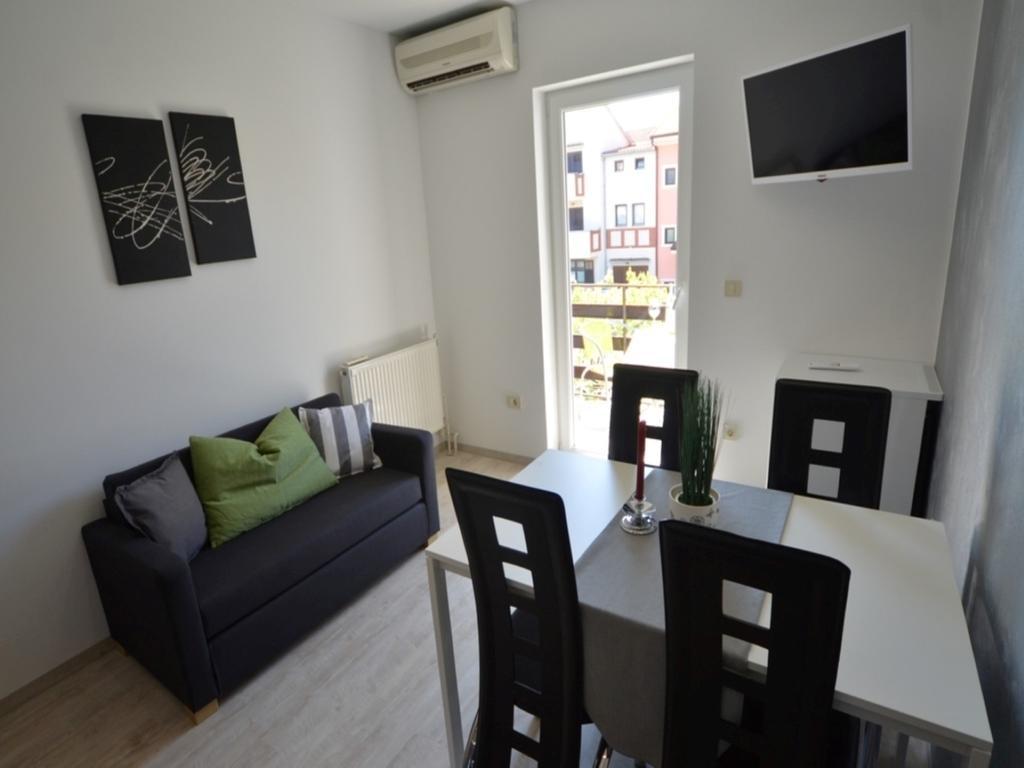 Guesthouse Mila Rovigno Esterno foto