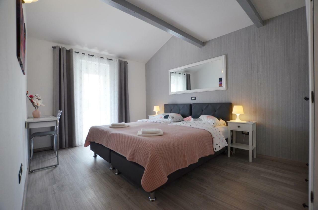 Guesthouse Mila Rovigno Esterno foto
